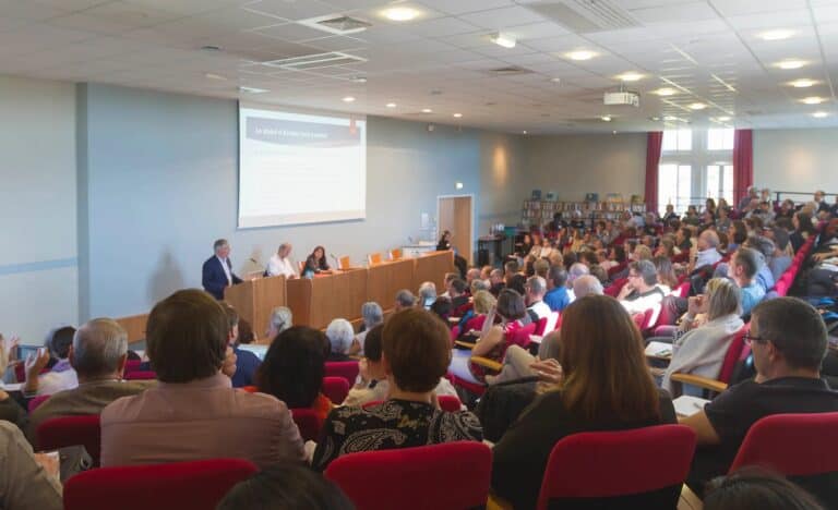 public conférence